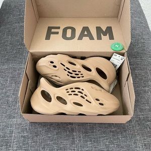 Yeezy foam runners Adidas , color orche/tan, women 7.5 or 7 men size 6